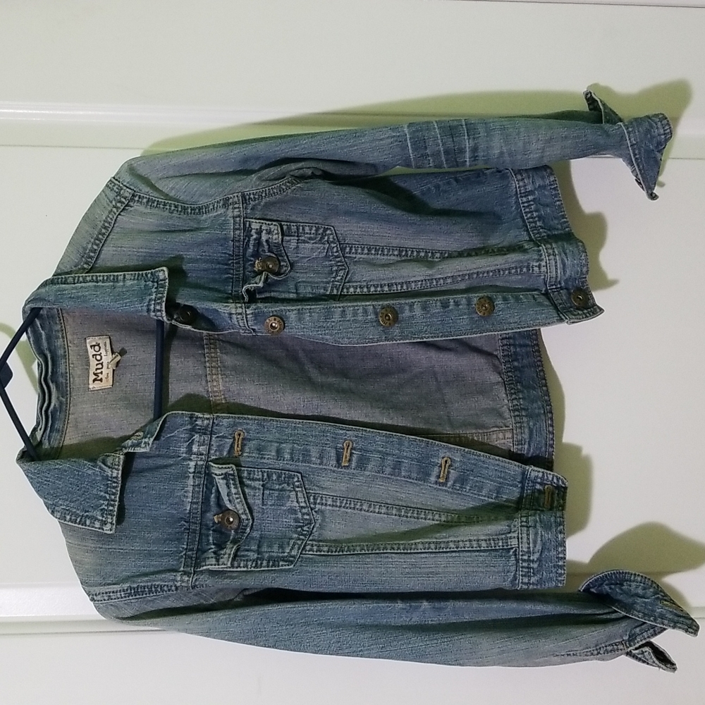 Cropped jean jacket in size L